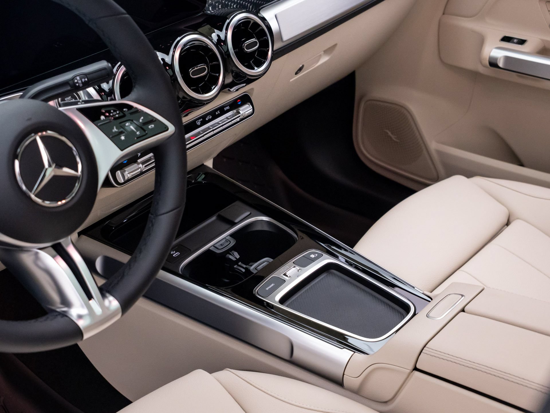 New 2026 Mercedes-Benz GLB 250 4MATIC image 12