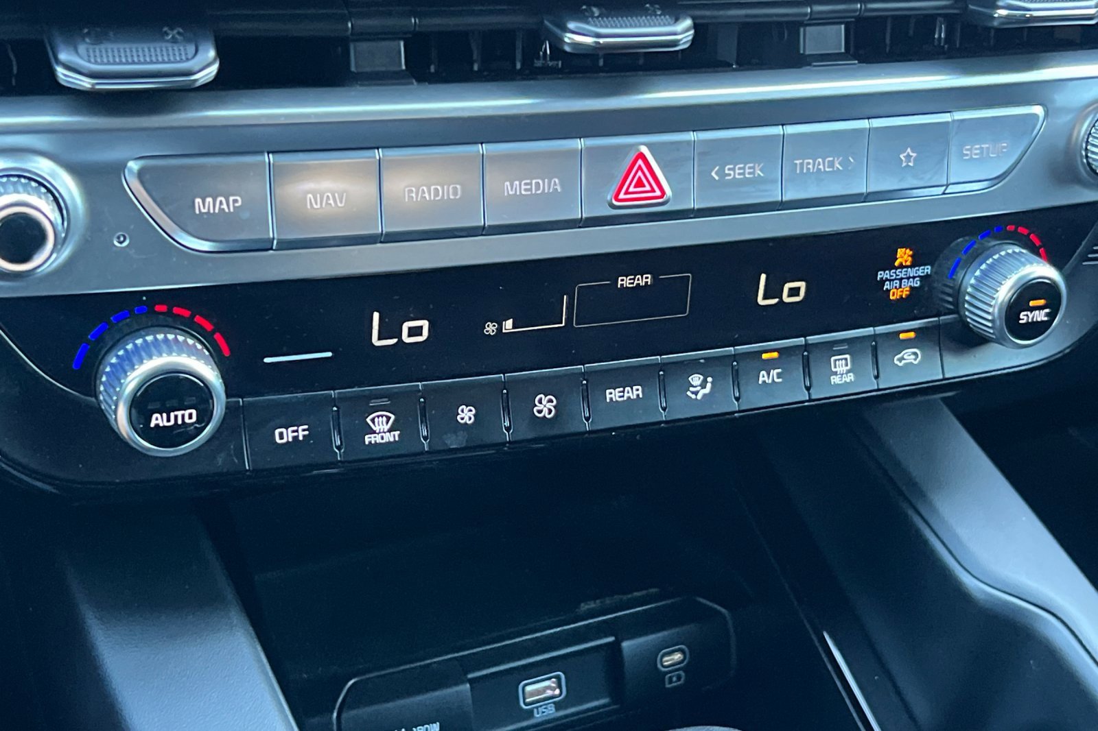 Used 2023 Kia Telluride LX image 21