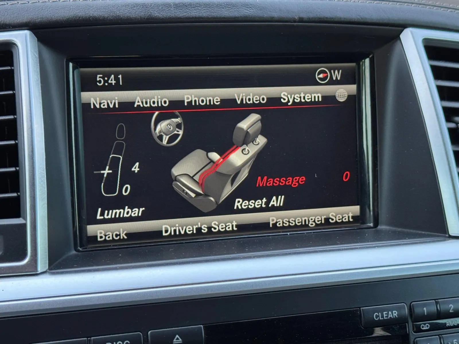 Used 2016 Mercedes-Benz GL 550 4MATIC image 39