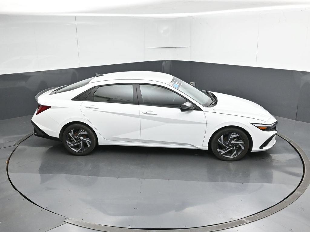Used 2025 Hyundai Elantra SEL FWD image 52
