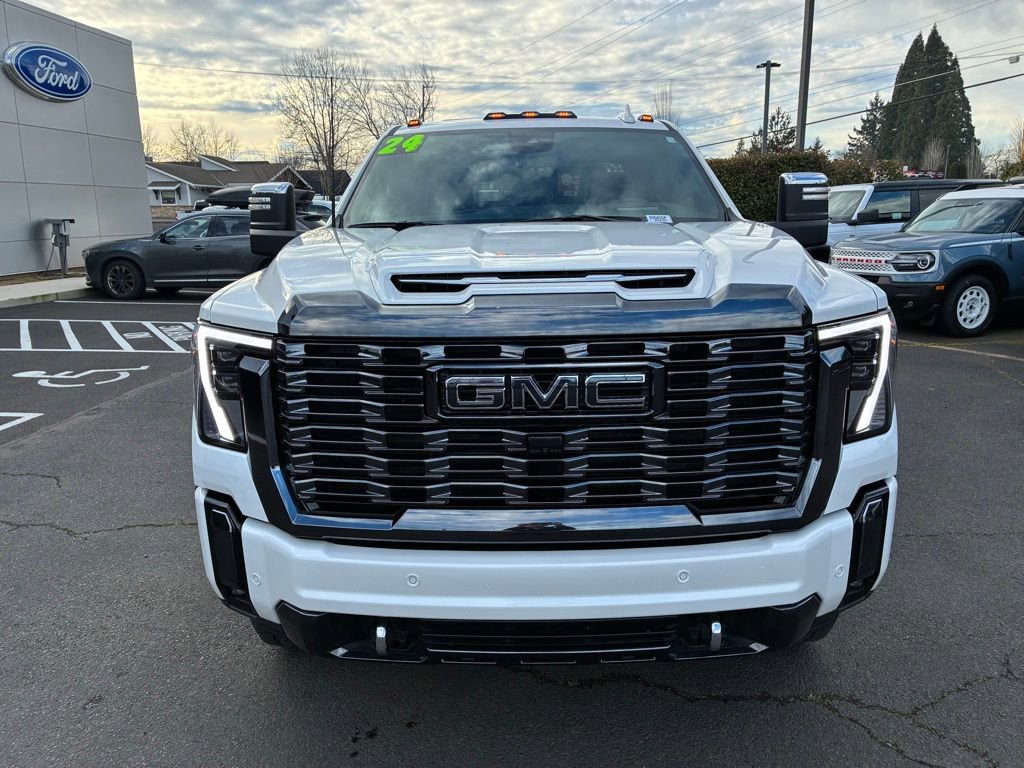 Used 2024 GMC Sierra 3500 Denali Ultimate image 2