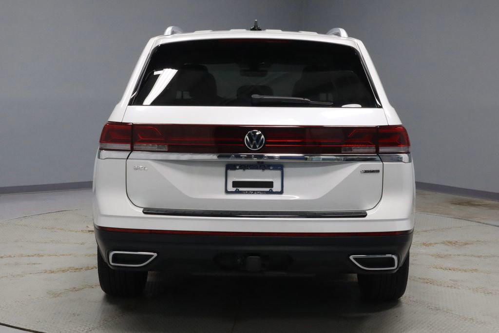 Used 2024 Volkswagen Atlas SEL AWD/4WD image 11
