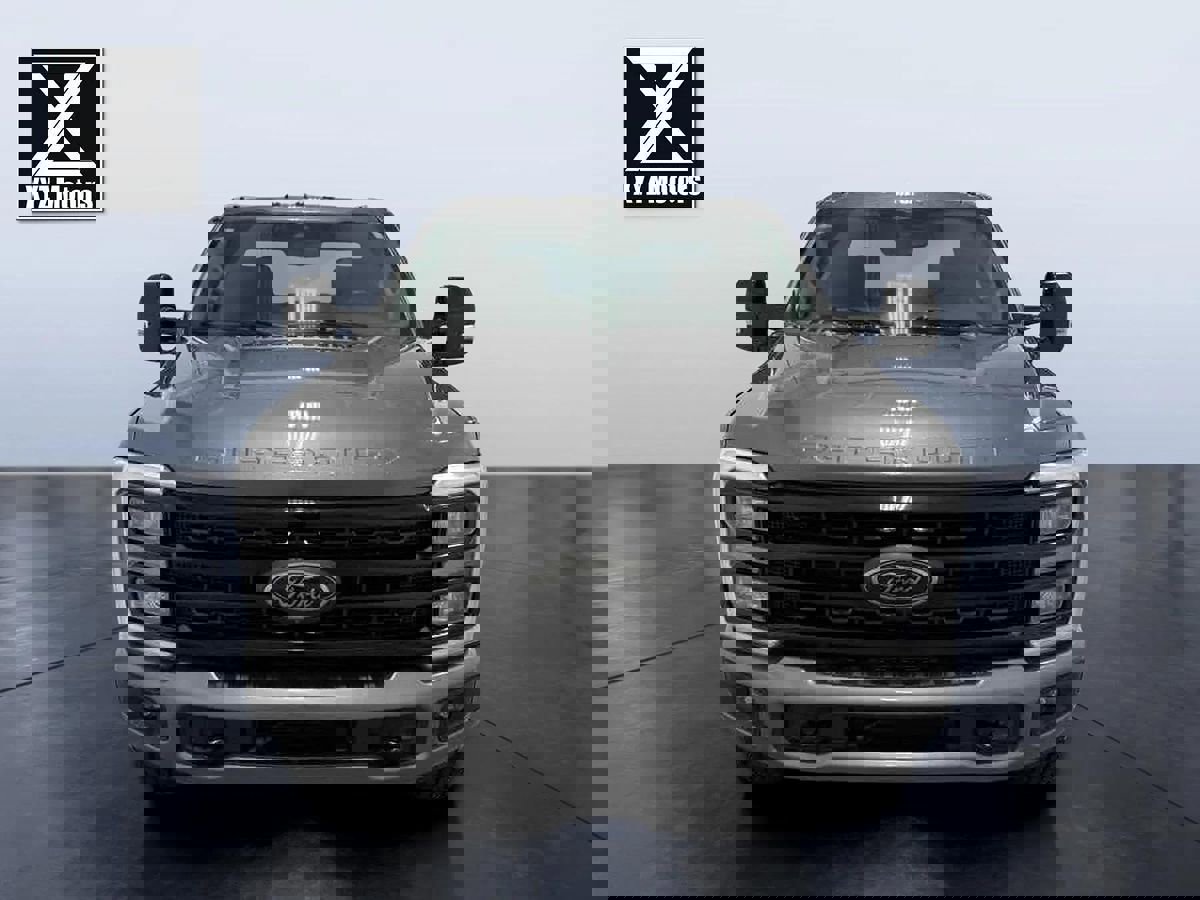 Used 2023 Ford F250 Lariat w/ Black Appearance Package image 8