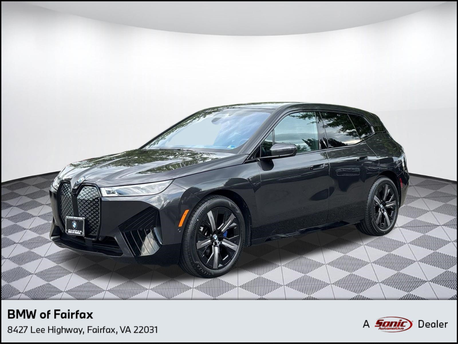 Used 2023 BMW iX xDrive50 w/ Premium Package AWD/4WD image 1
