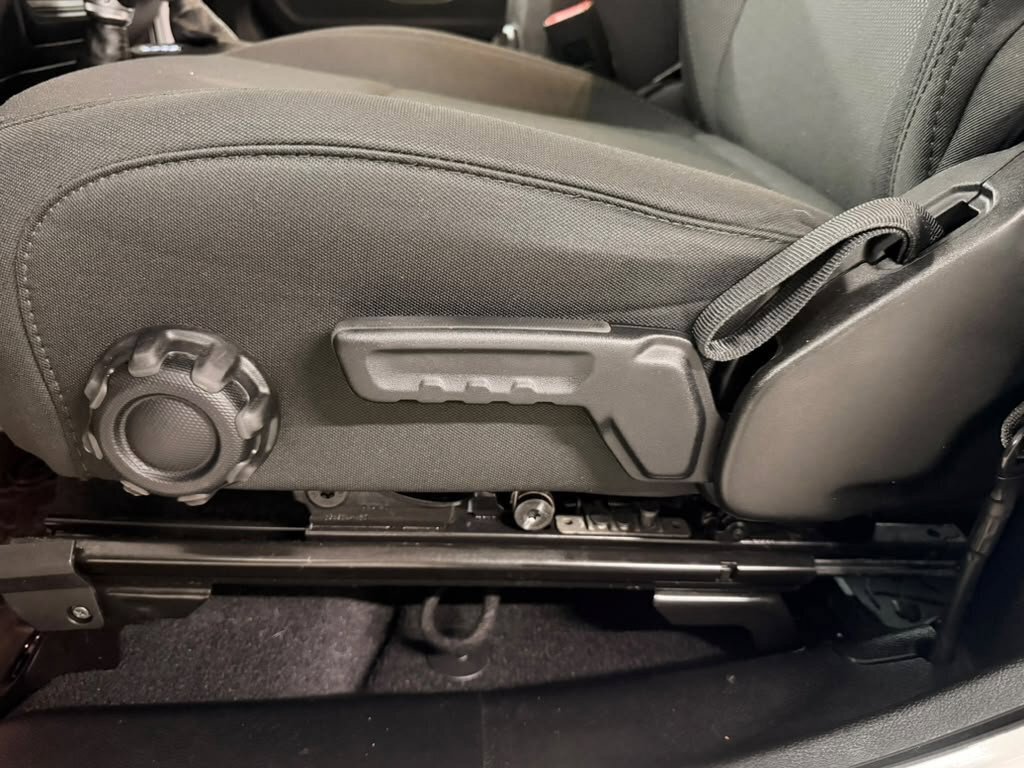Used 2020 Jeep Wrangler Sport AWD/4WD image 30