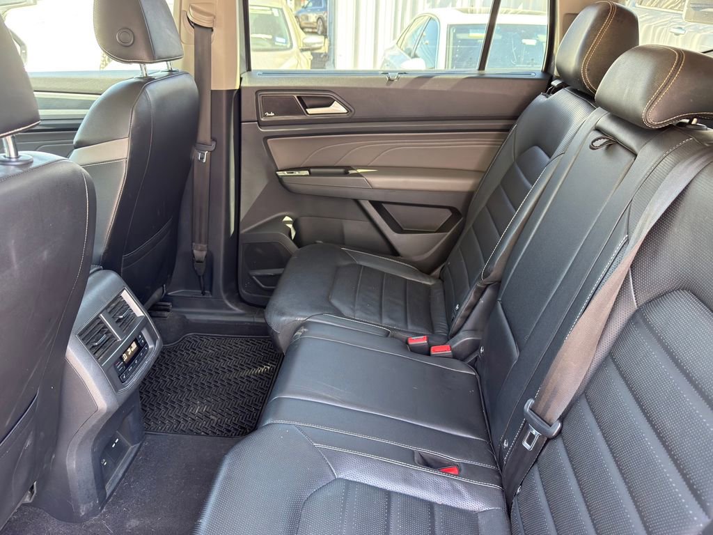 Used 2022 Volkswagen Atlas SEL Premium image 28