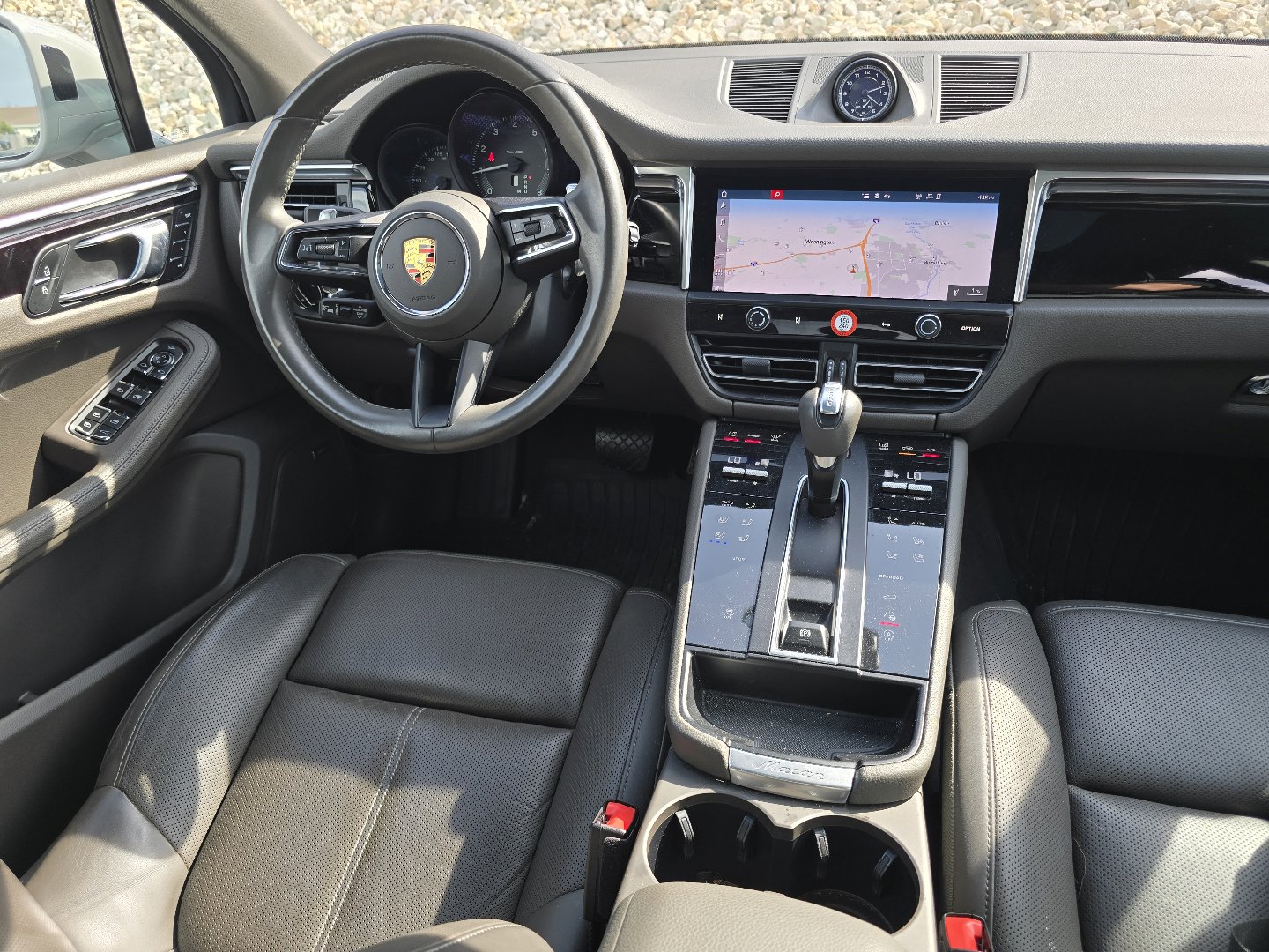 Used 2023 Porsche Macan Turbo image 27