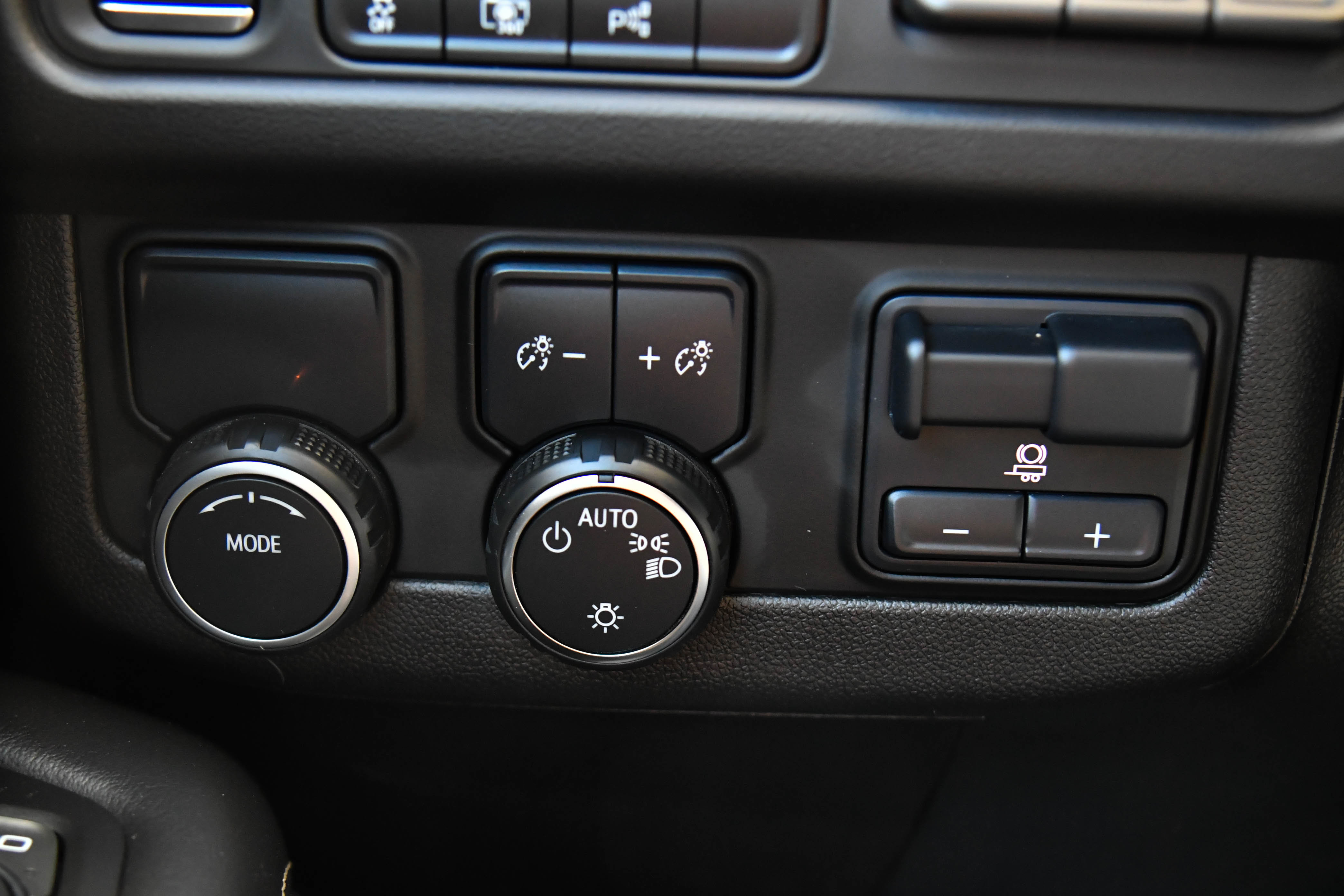 Used 2023 Chevrolet Tahoe Premier w/ Advanced Technology Package image 43