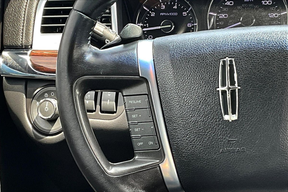 Used 2010 Lincoln MKS FWD image 11