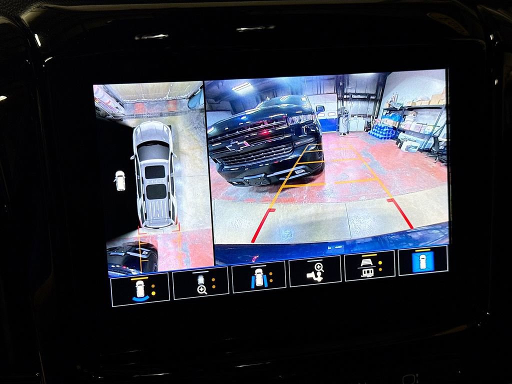 Used 2023 Chevrolet Traverse LT w/ Rear Camera Mirror Package AWD/4WD image 14