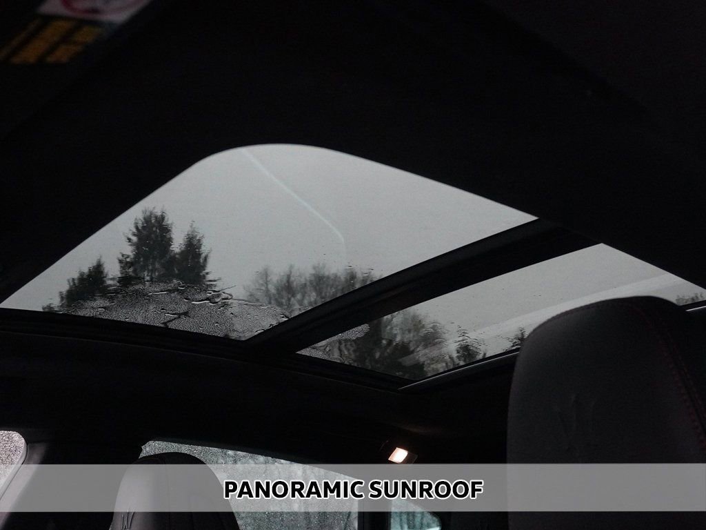 Used 2019 Maserati Levante GTS image 3