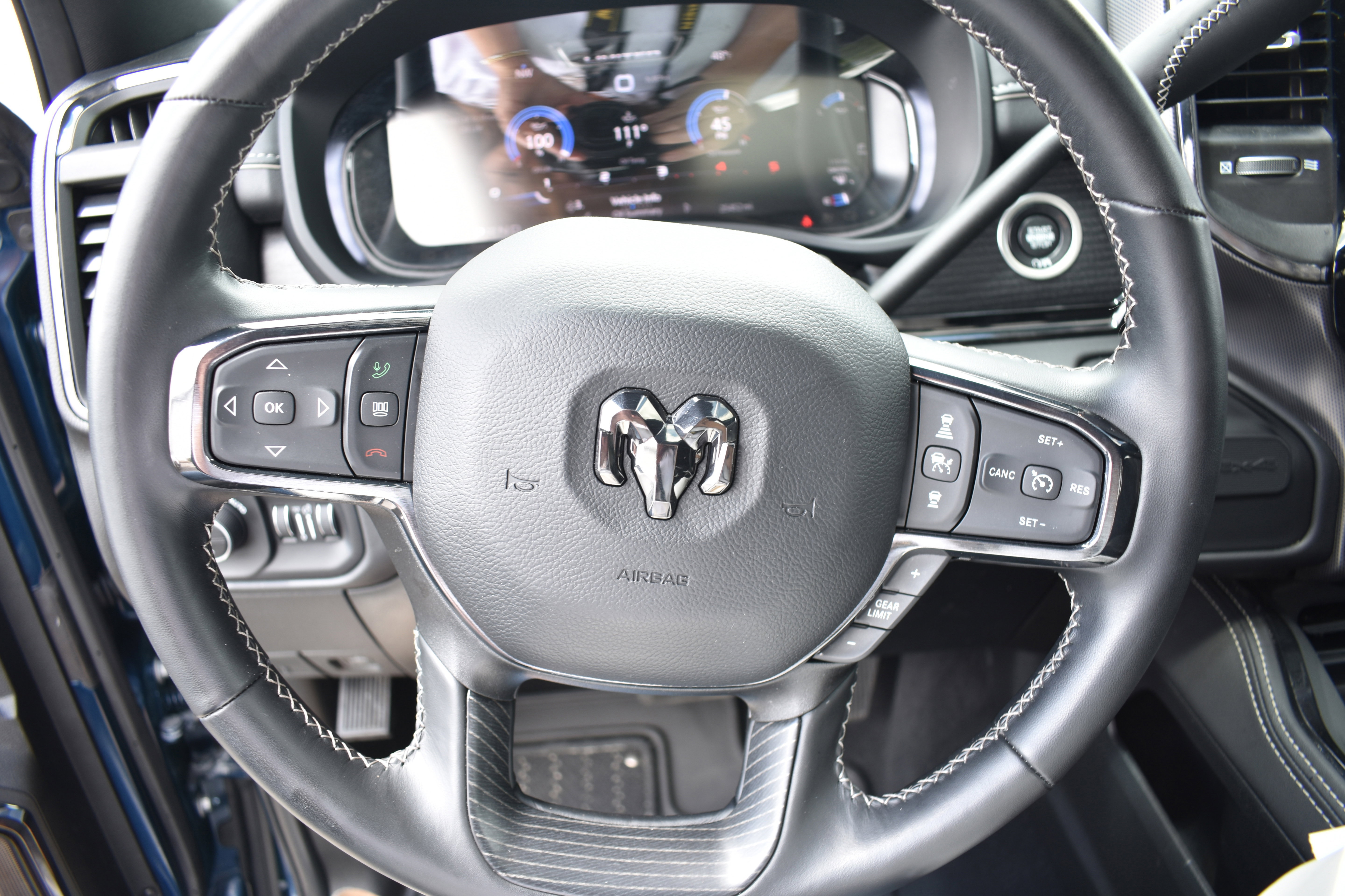 Used 2024 RAM 2500 Limited AWD/4WD image 13