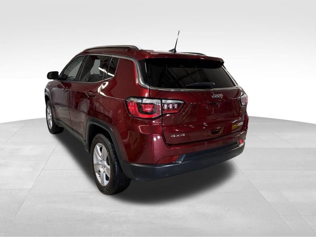 Used 2022 Jeep Compass Latitude image 3