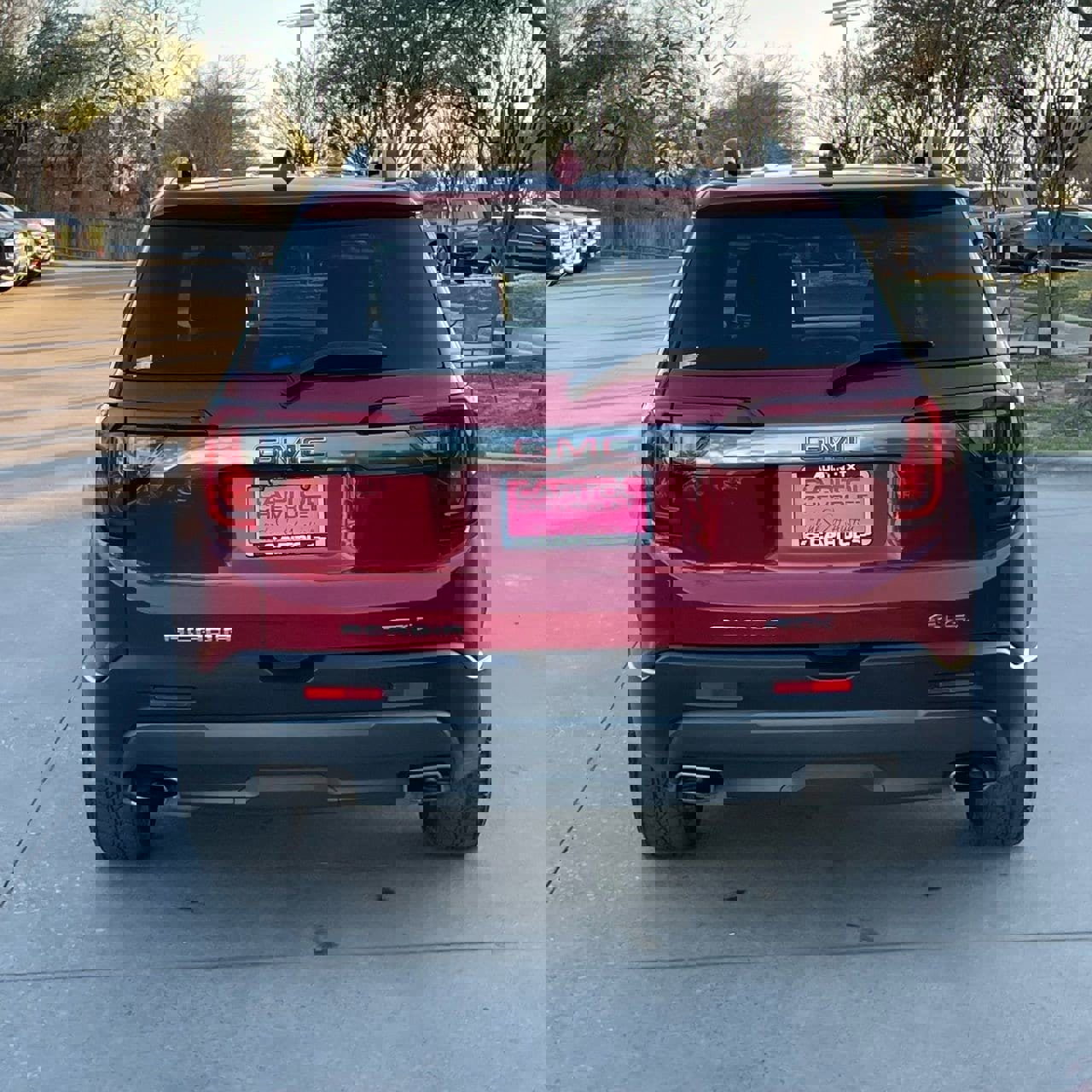 Used 2023 GMC Acadia AT4 image 5