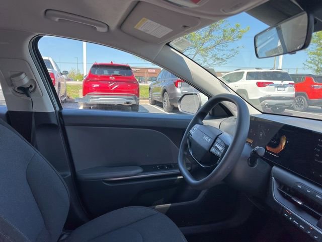 Certified 2025 Kia K4 LXS FWD image 34