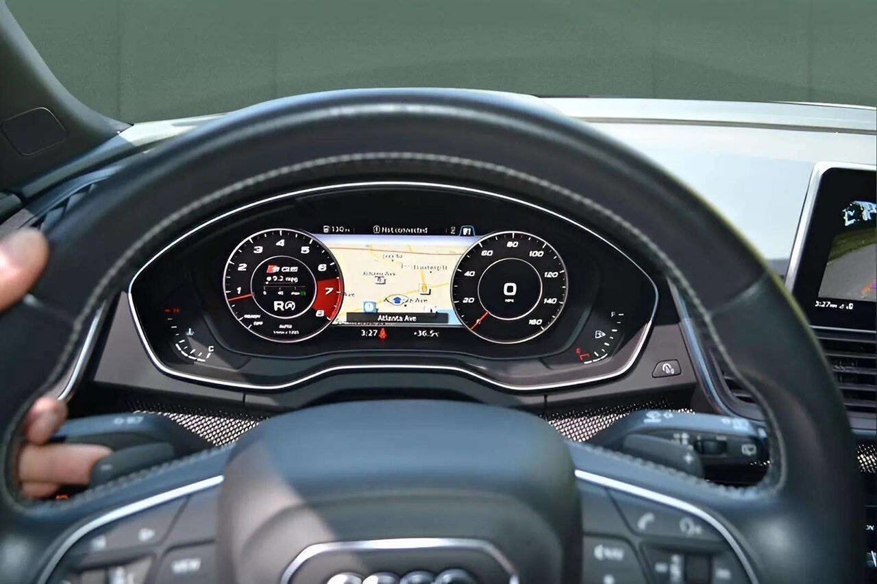 Used 2018 Audi SQ5 Premium Plus w/ Navigation Package image 40