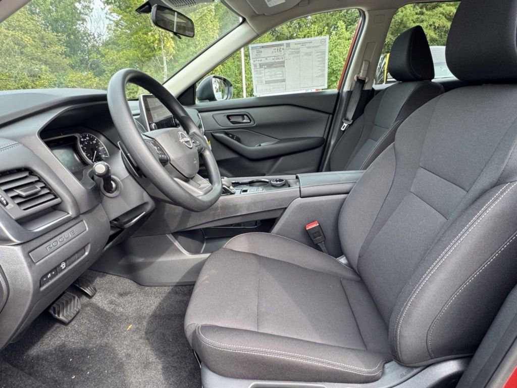 Certified 2025 Nissan Rogue S image 17