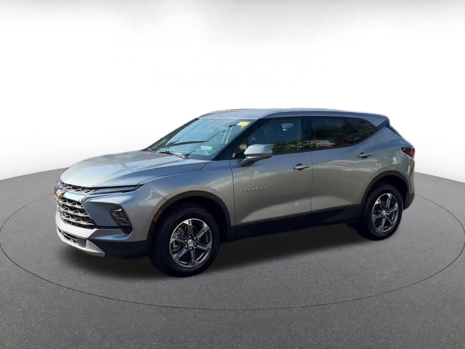 Used 2026 Chevrolet Blazer LT FWD image 7