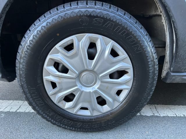 Used 2022 Ford E-Transit 148 High Roof Extended RWD image 39