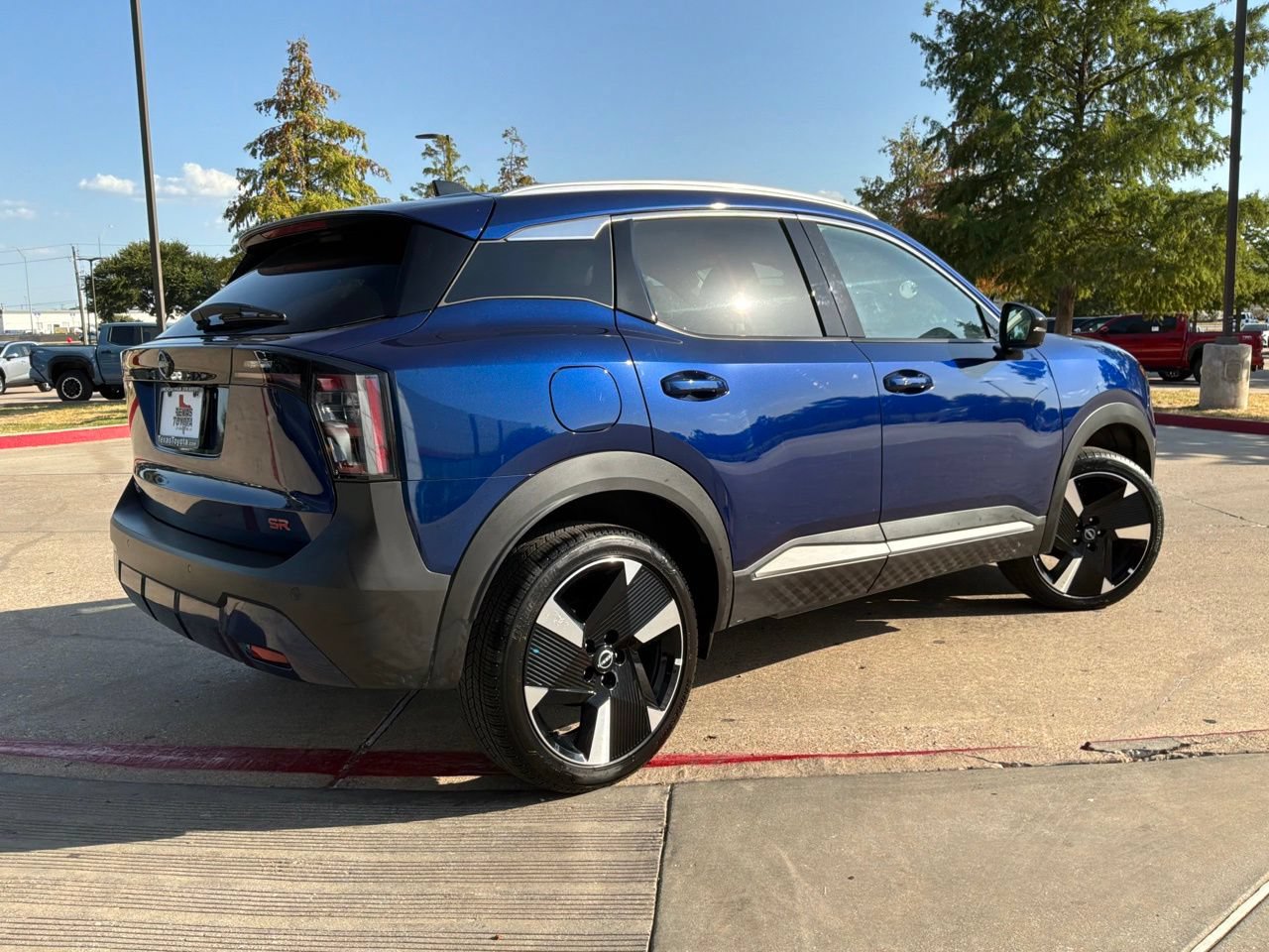 Used 2026 Nissan Kicks SR FWD image 6