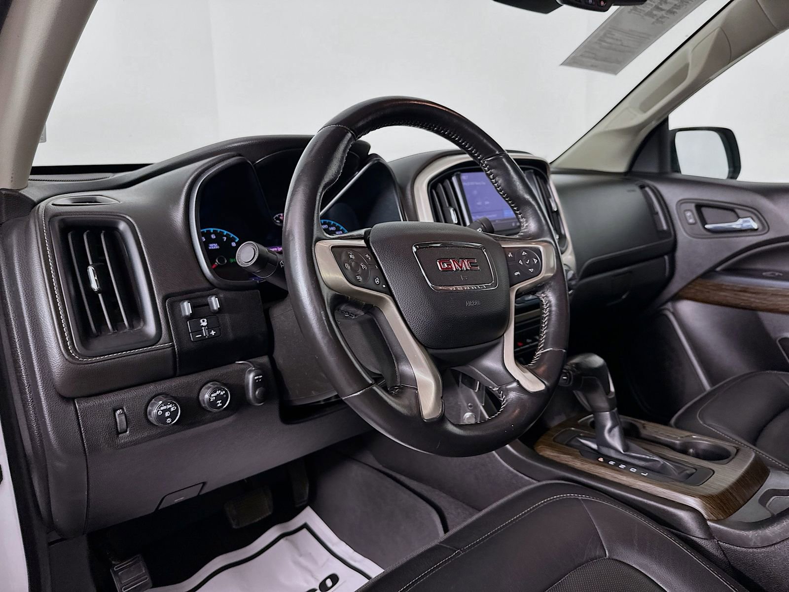 Used 2019 GMC Canyon Denali image 10
