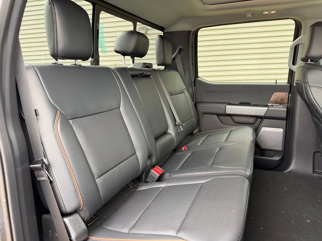 New 2026 Ford F250 Lariat w/ Black Appearance Package AWD/4WD image 13