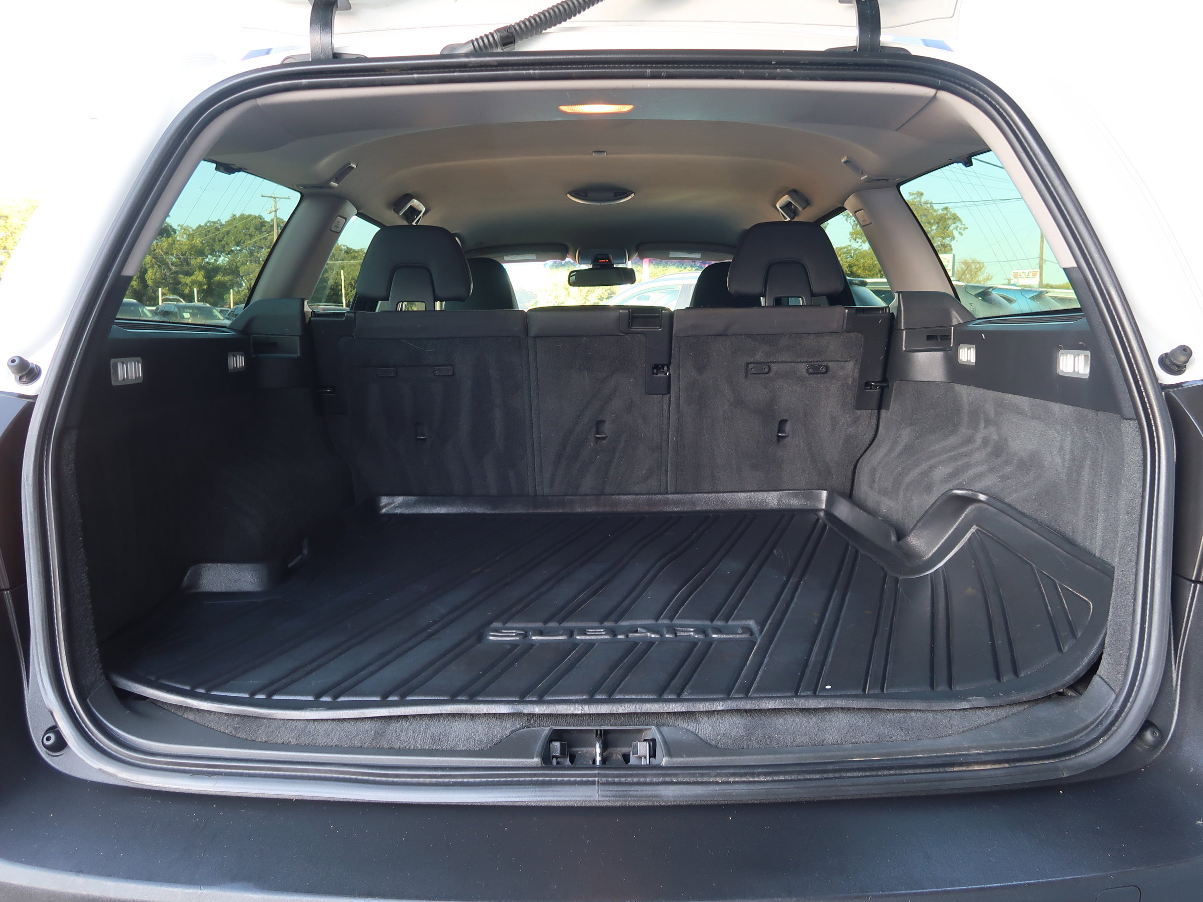 Used 2011 Volvo XC70 3.2 image 35