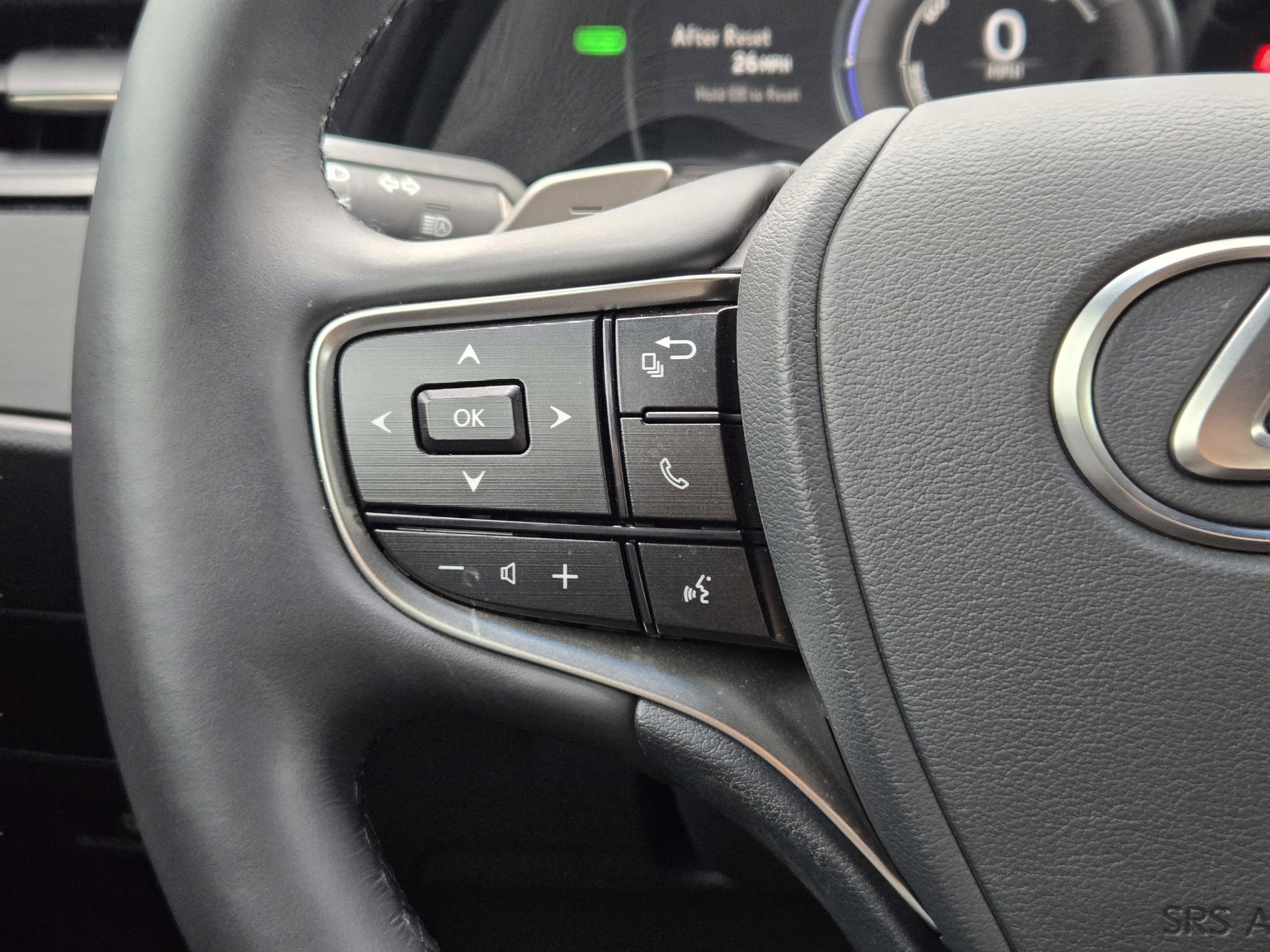 Certified 2025 Lexus ES 300h w/ Premium Package FWD image 28
