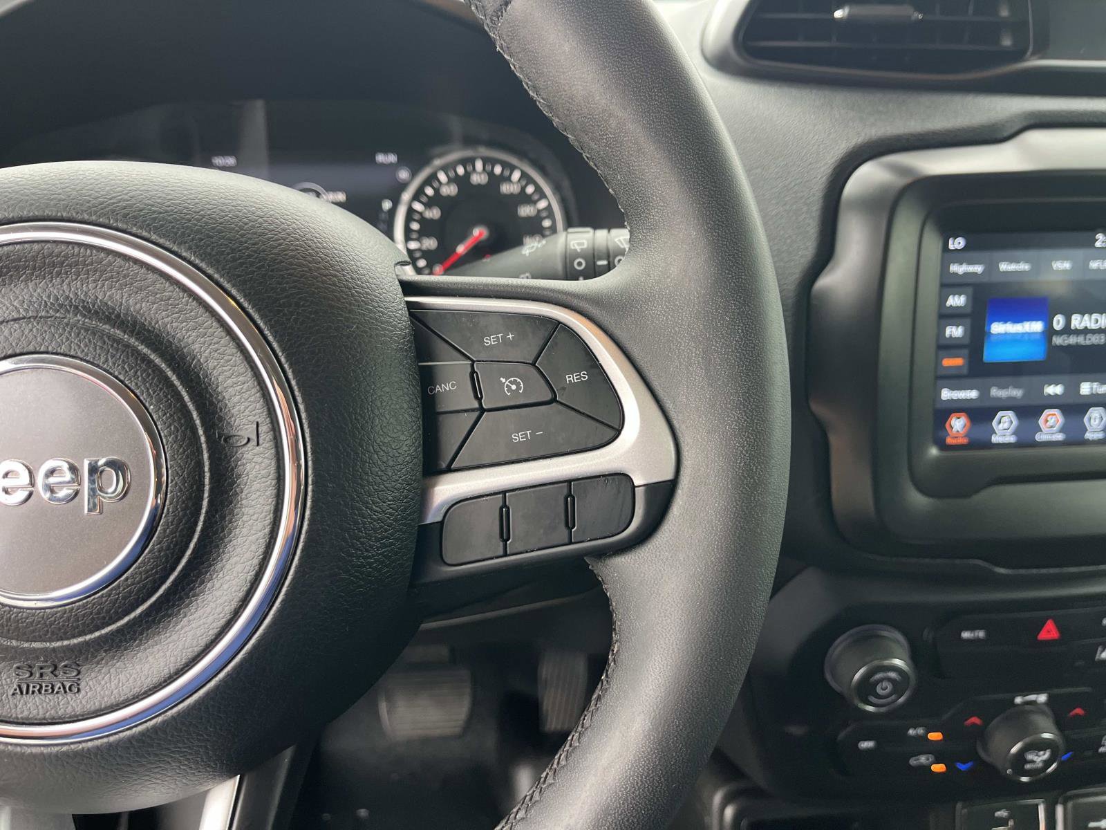 Used 2021 Jeep Renegade Latitude image 18