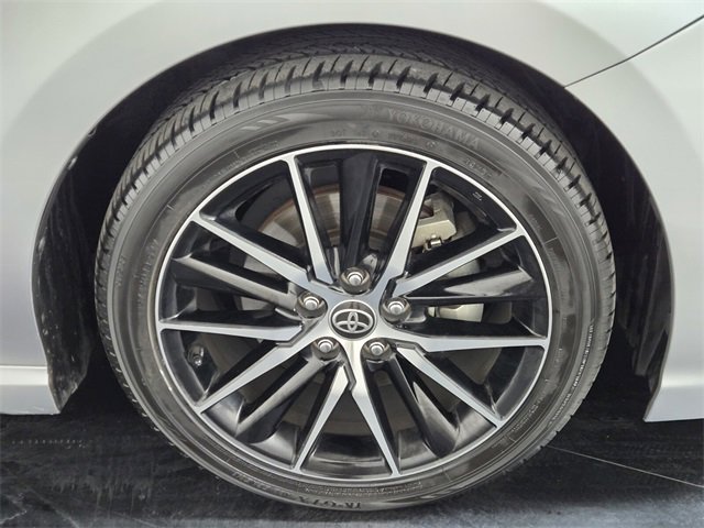 Used 2021 Toyota Camry SE image 9