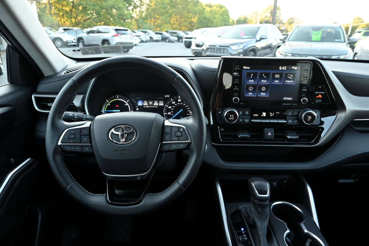 Used 2021 Toyota Highlander XLE image 26