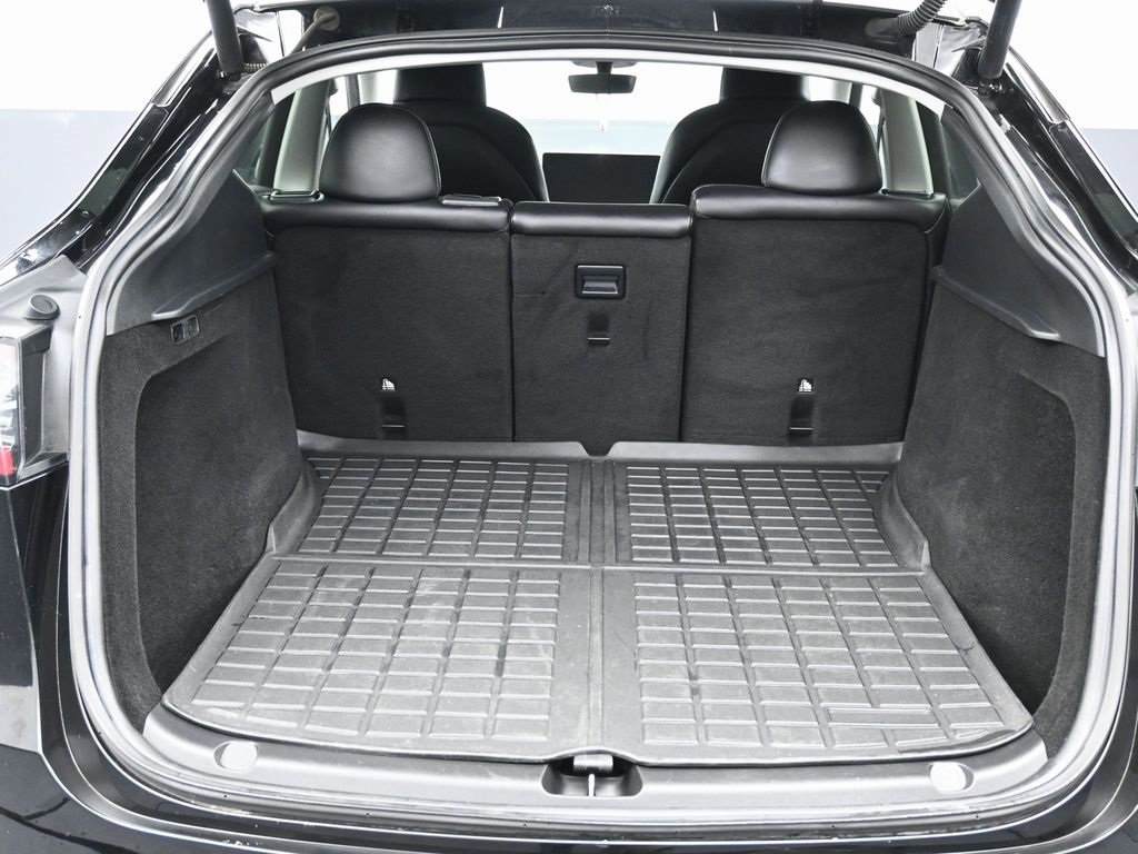 Used 2023 Tesla Model Y Long Range image 12