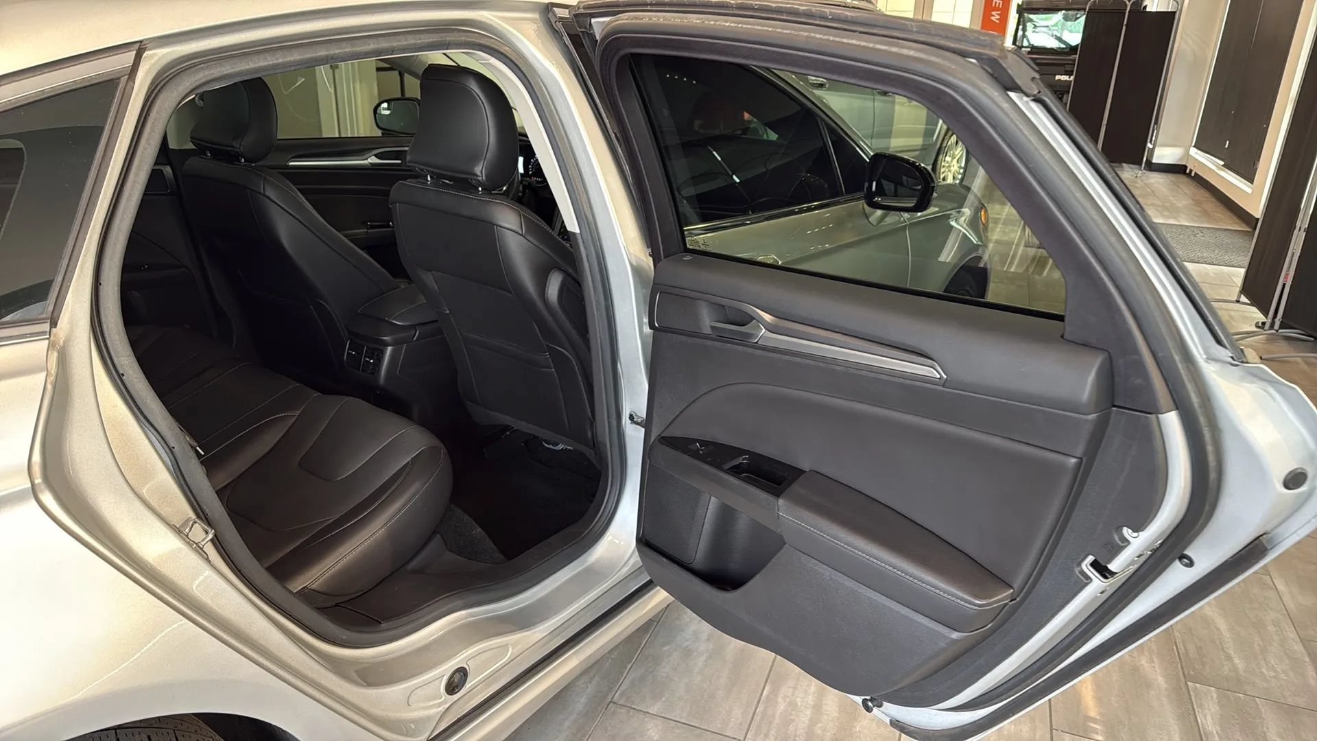 Used 2016 Ford Fusion Titanium AWD/4WD image 38
