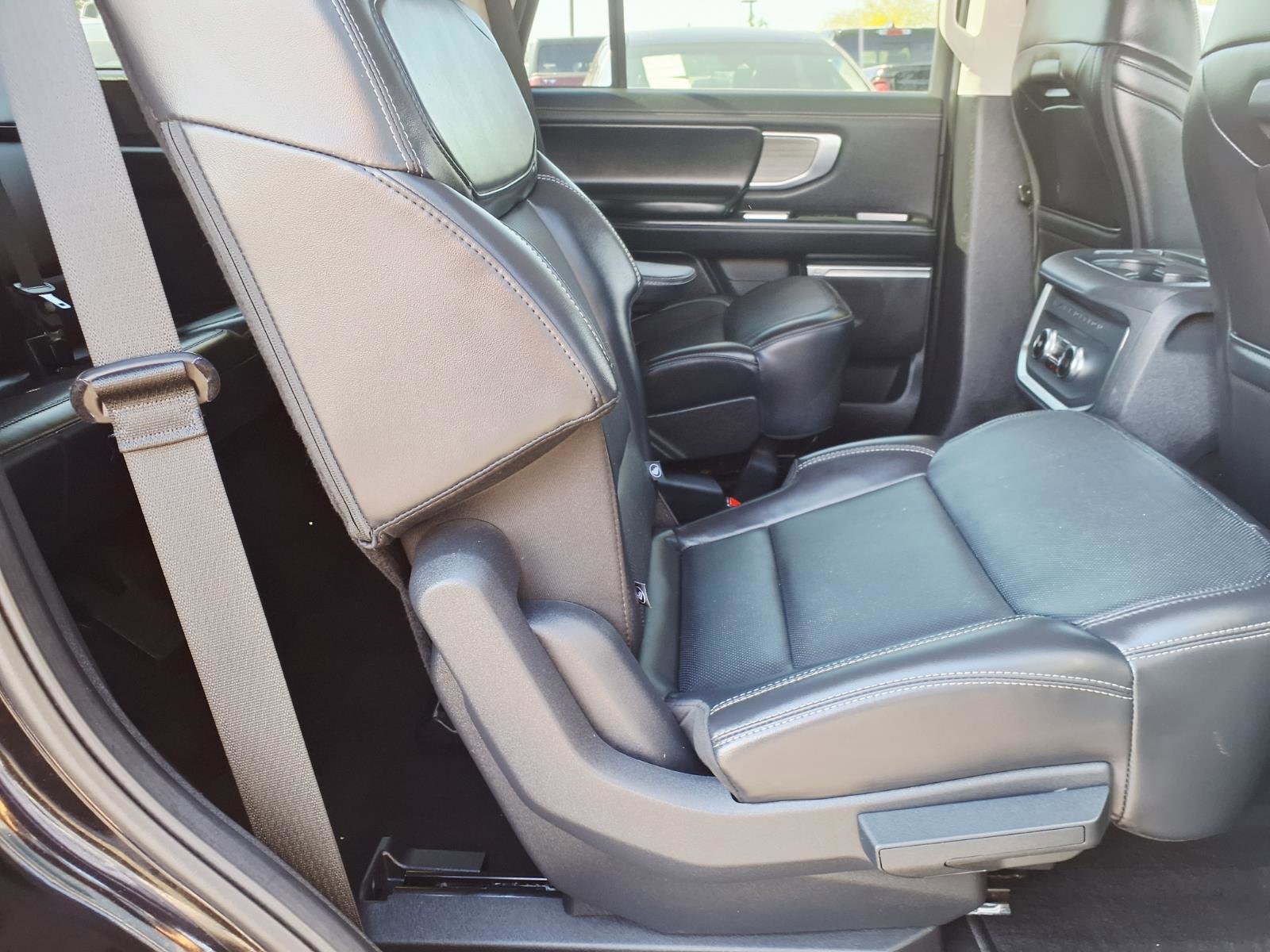 Certified 2025 Ford Expedition Active image 14