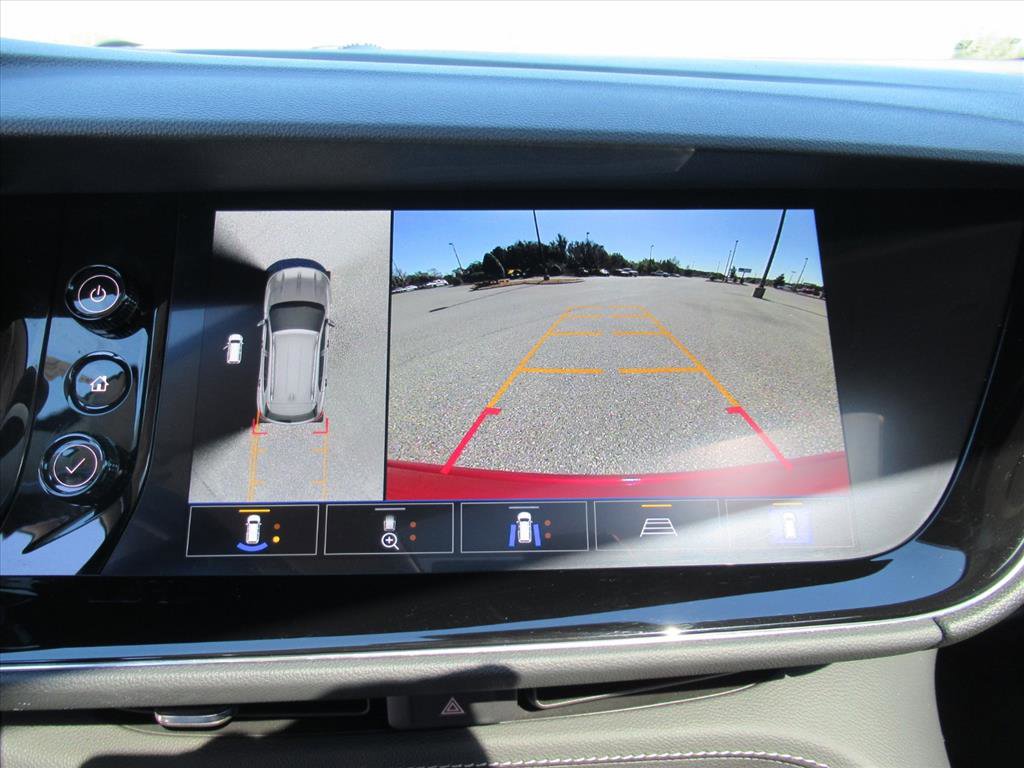 Used 2023 Buick Envision Avenir image 31