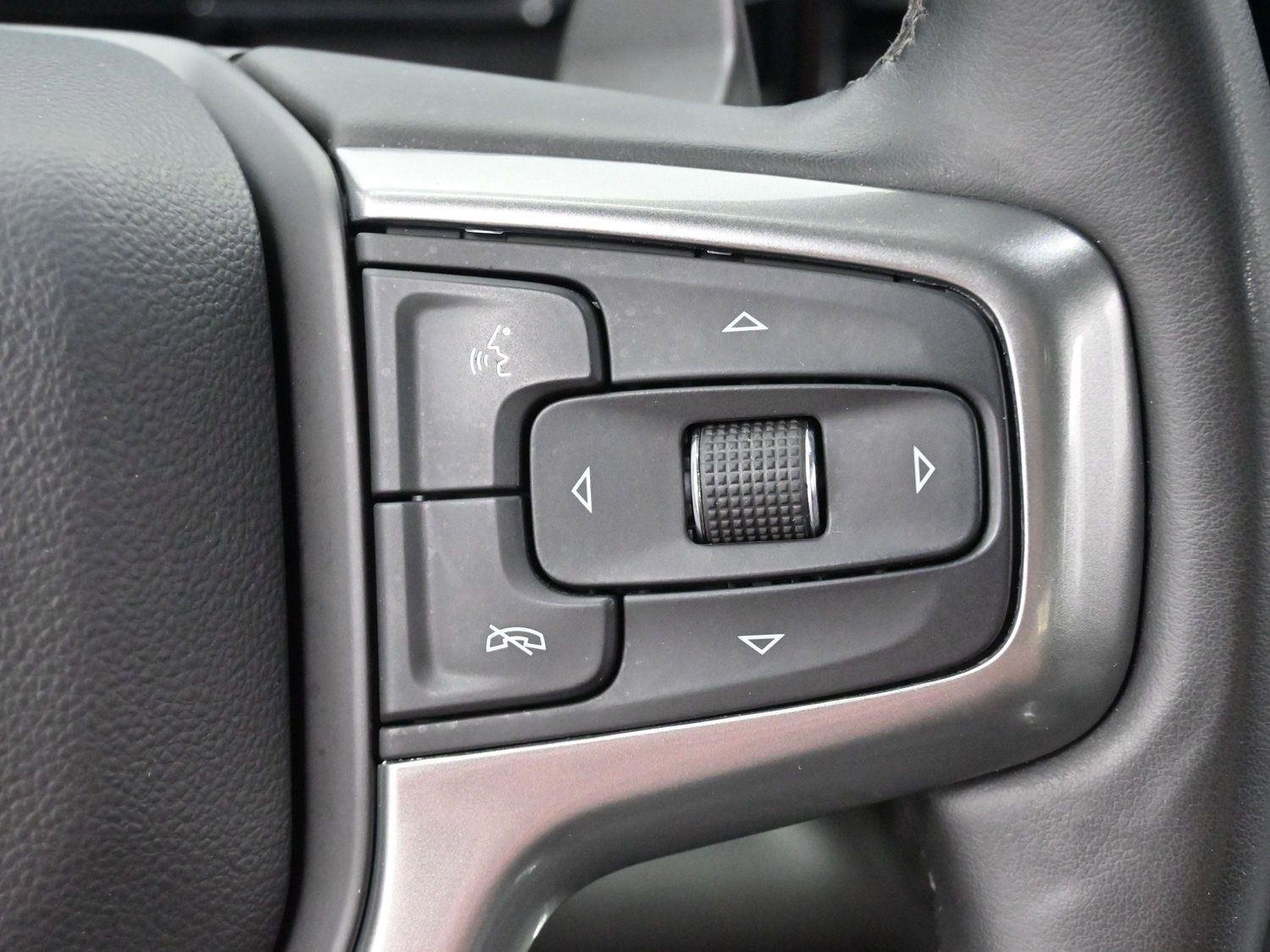 Used 2023 Chevrolet Silverado 1500 RST AWD/4WD image 18