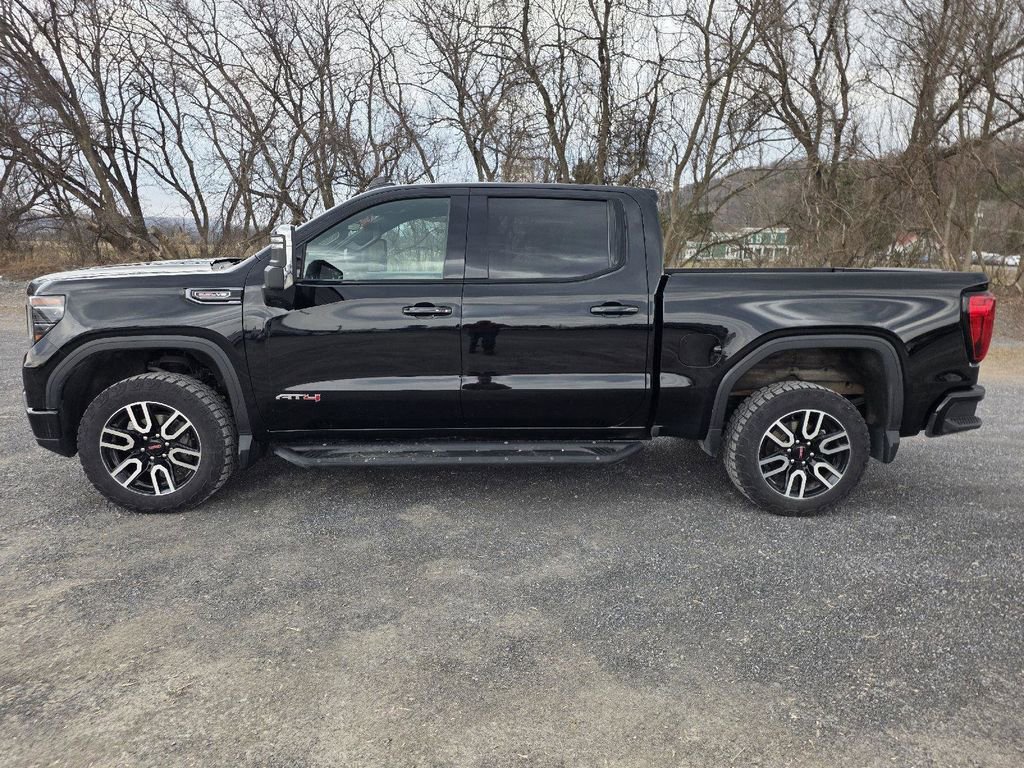 Used 2024 GMC Sierra 1500 AT4 w/ Technology Package image 9