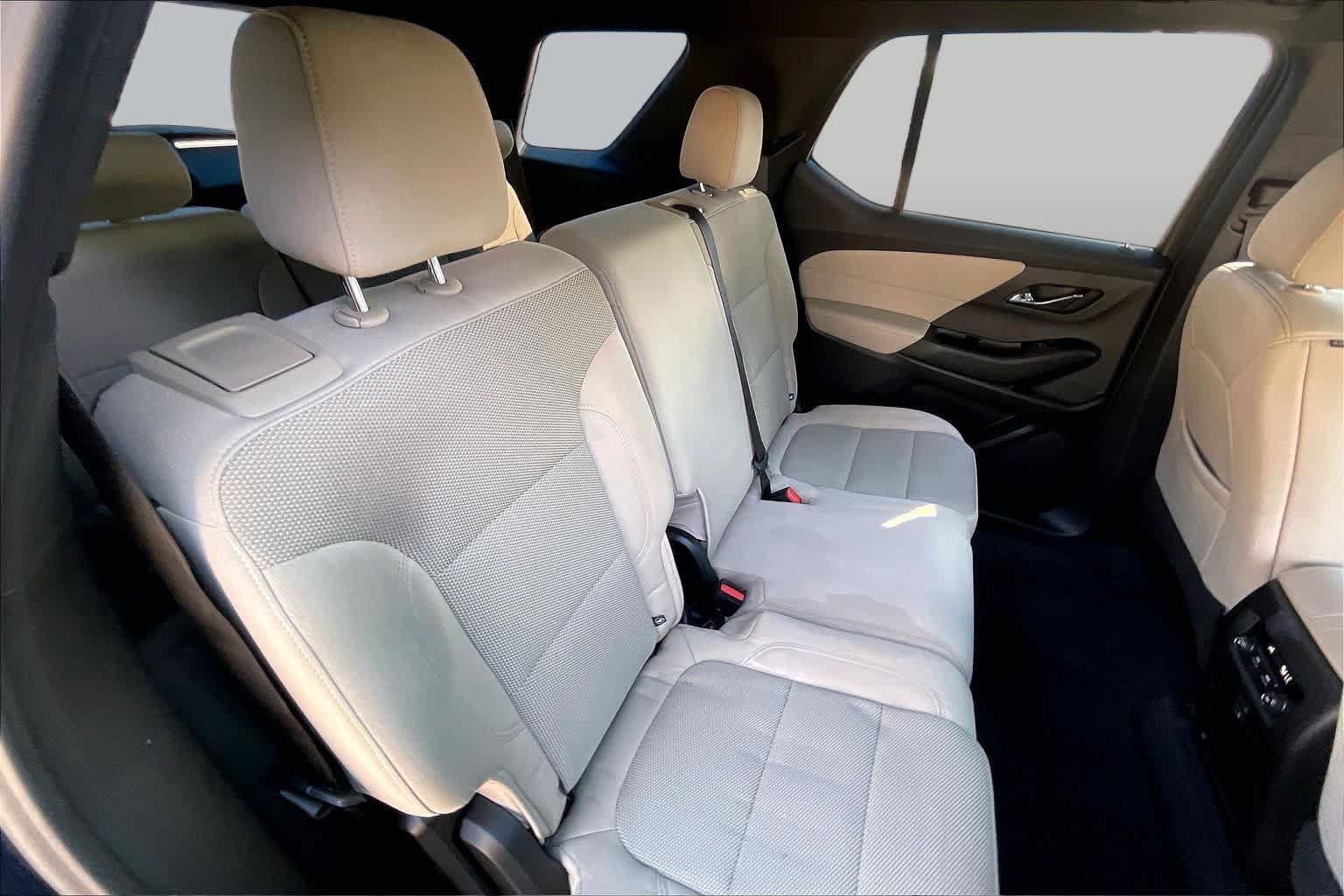 Used 2023 Chevrolet Traverse LS w/ Safety Package FWD image 18