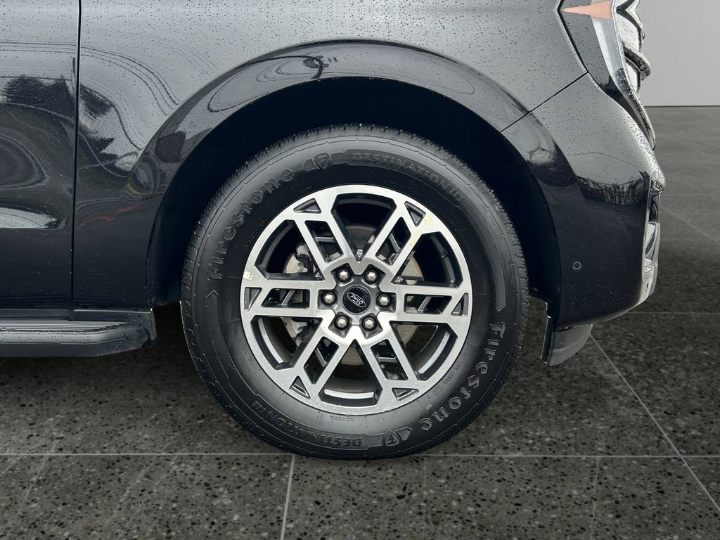 Used 2025 Ford Expedition Max Active image 9