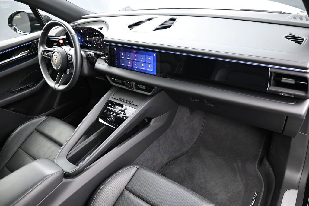 Certified 2025 Porsche Macan 4S Electric AWD/4WD image 29