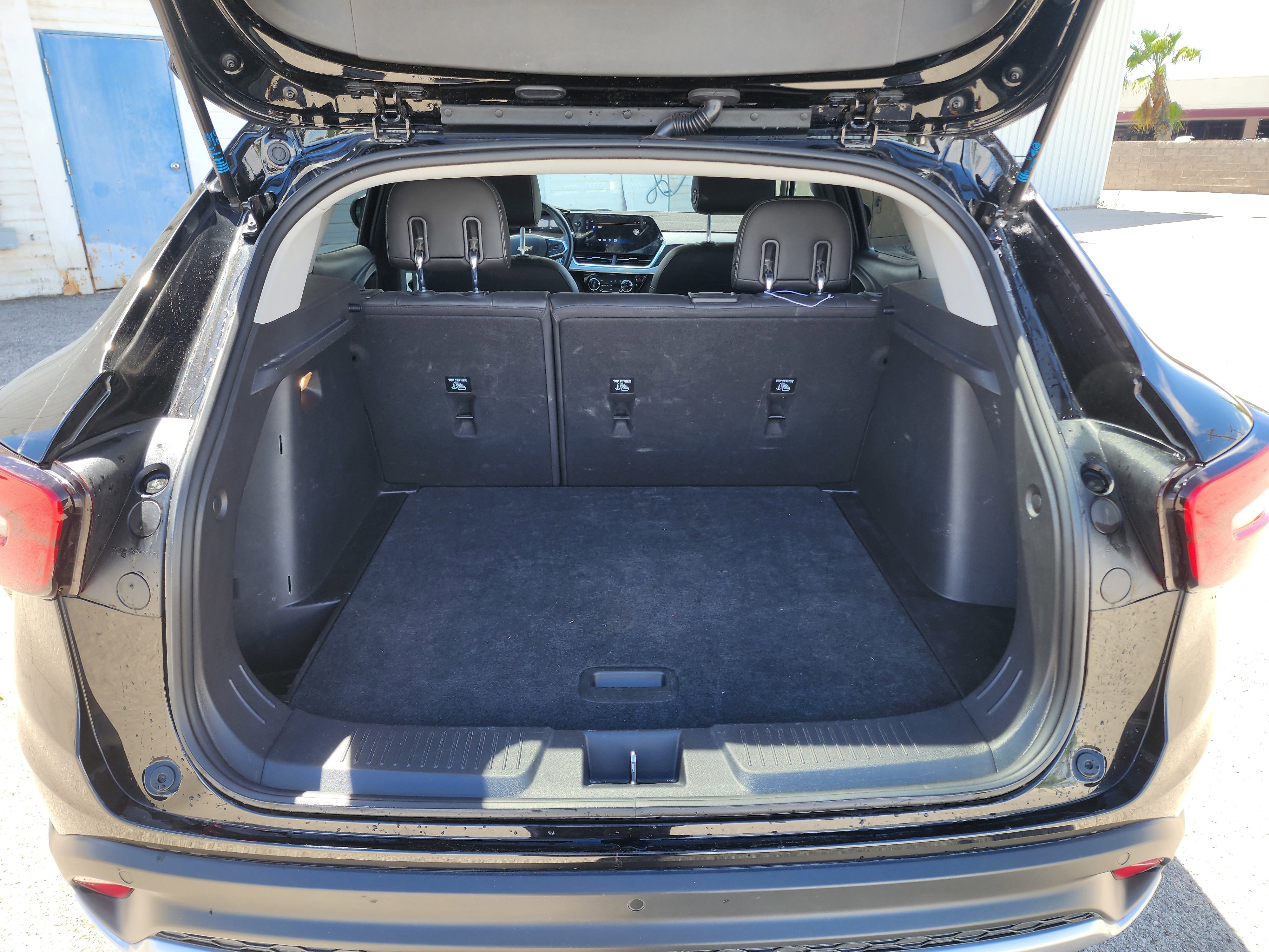 Used 2025 Chevrolet Trax LT w/ Driver Confidence Package image 3