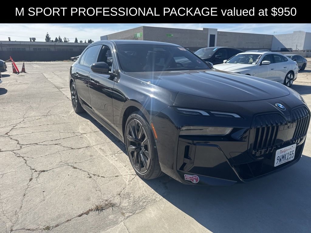 Used 2023 BMW i7 xDrive60 AWD/4WD image 9