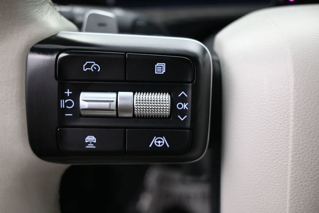 Used 2024 Hyundai Santa Fe Limited FWD image 20