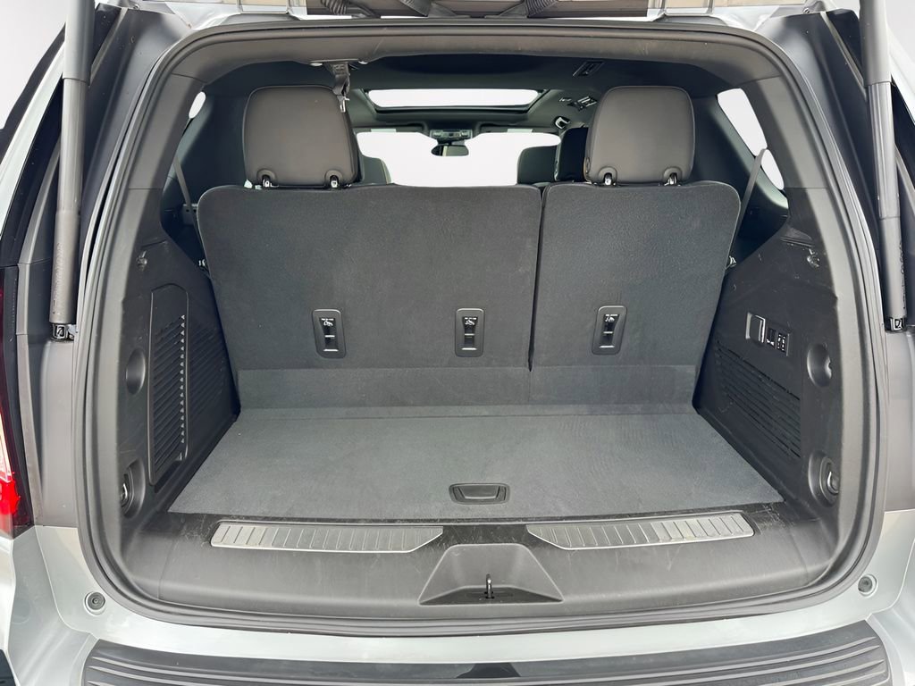 Used 2023 GMC Yukon AT4 w/ AT4 Premium Package AWD/4WD image 6
