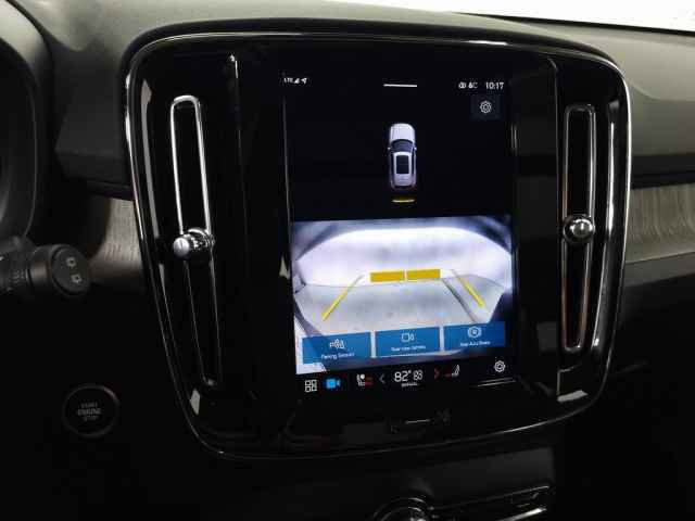 Certified 2025 Volvo XC40 B5 Core image 28