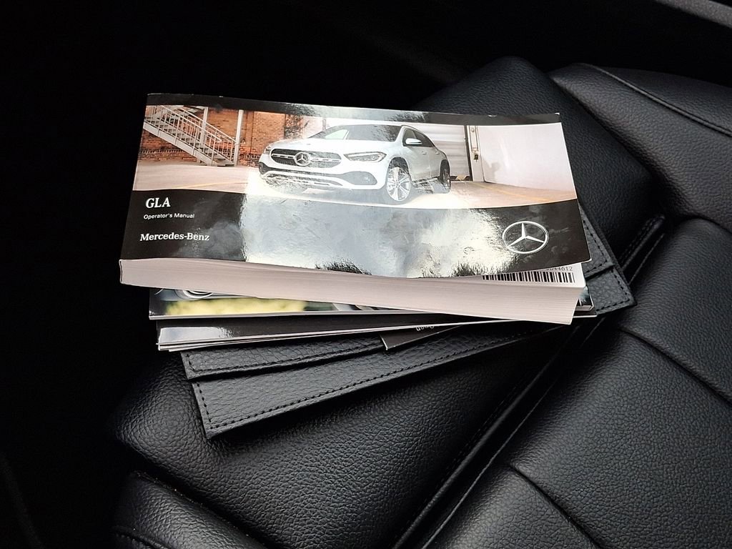 Used 2023 Mercedes-Benz GLA 250 4MATIC image 25