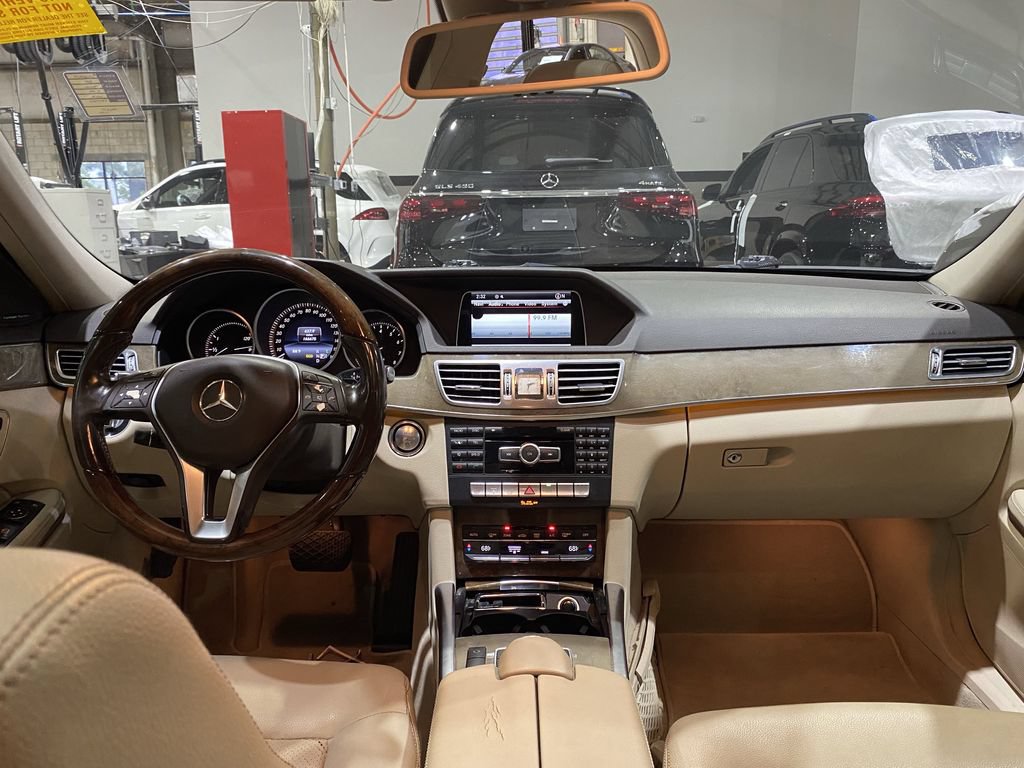 Used 2014 Mercedes-Benz E 350 Sedan image 2