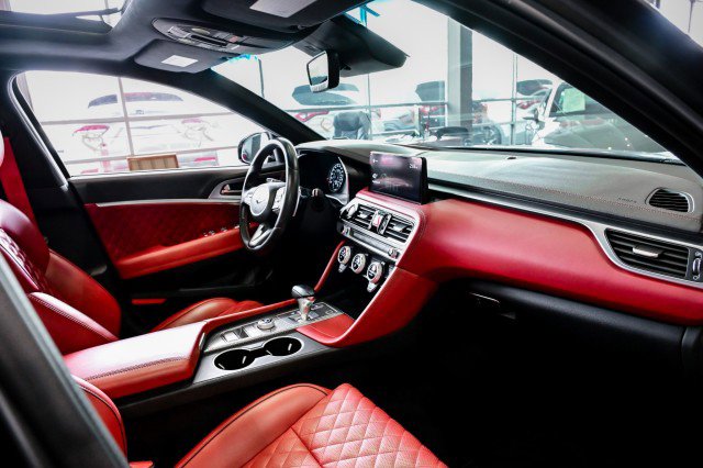 Used 2022 Genesis G70 3.3T Launch Edition image 26