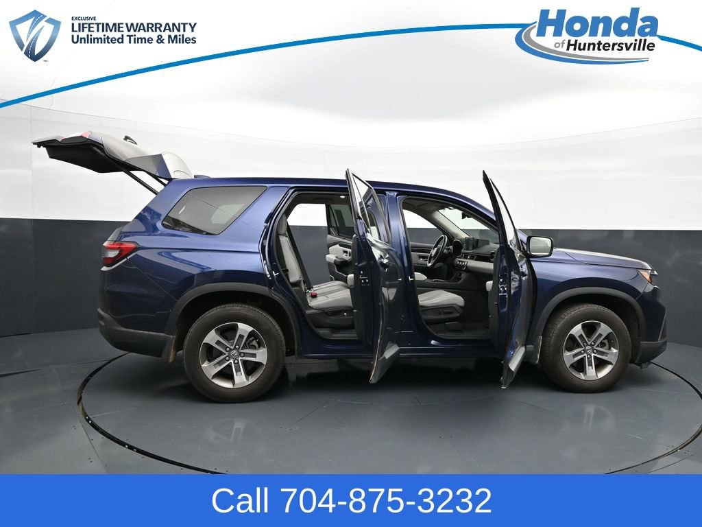 Used 2025 Honda Pilot EX-L image 33