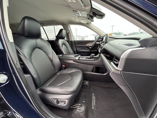 Used 2024 Toyota Grand Highlander XLE image 34